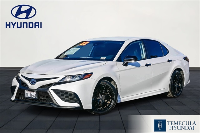 2022 Toyota Camry Hybrid SE